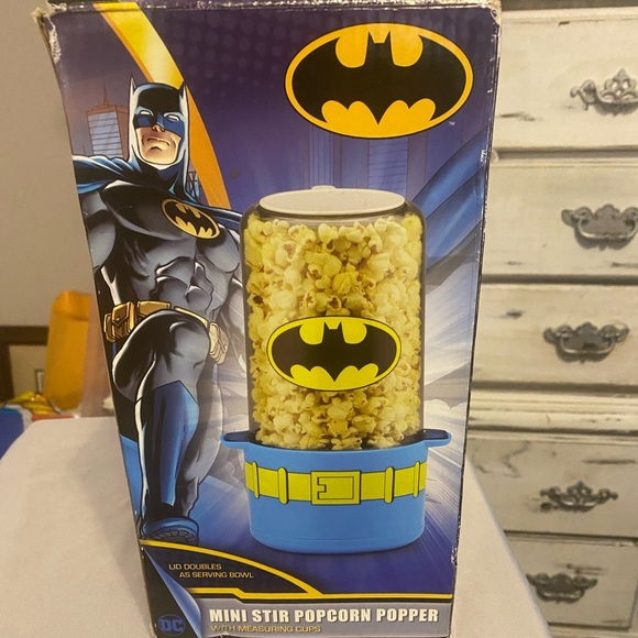 DC Comics Batman Mini Stir Popcorn Maker - Picture 1 of 10